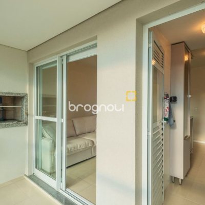 Apartamento com 78m², 3 quartos (sendo 1 suíte), 1 garagem, no bairro Barreiros em São José