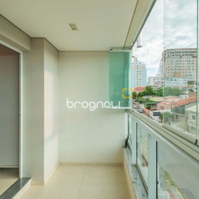 Apartamento com 78m², 3 quartos (sendo 1 suíte), 1 garagem, no bairro Barreiros em São José