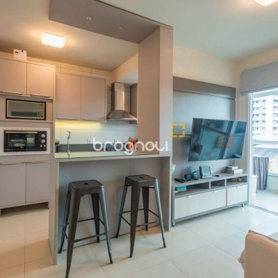 Apartamento com 78m², 3 quartos (sendo 1 suíte), 1 garagem, no bairro Barreiros em São José