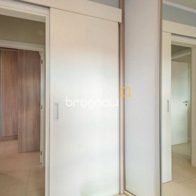 Apartamento com 78m², 3 quartos (sendo 1 suíte), 1 garagem, no bairro Barreiros em São José