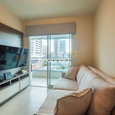 Apartamento com 78m², 3 quartos (sendo 1 suíte), 1 garagem, no bairro Barreiros em São José