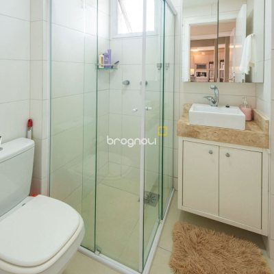 Apartamento com 78m², 3 quartos (sendo 1 suíte), 1 garagem, no bairro Barreiros em São José