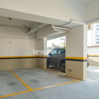 Apartamento com 78m², 3 quartos (sendo 1 suíte), 1 garagem, no bairro Barreiros em São José