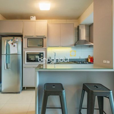 Apartamento com 78m², 3 quartos (sendo 1 suíte), 1 garagem, no bairro Barreiros em São José