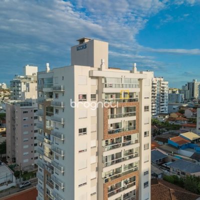 Apartamento com 78m², 3 quartos (sendo 1 suíte), 1 garagem, no bairro Barreiros em São José