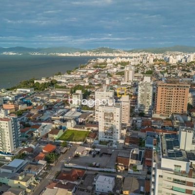 Apartamento com 78m², 3 quartos (sendo 1 suíte), 1 garagem, no bairro Barreiros em São José