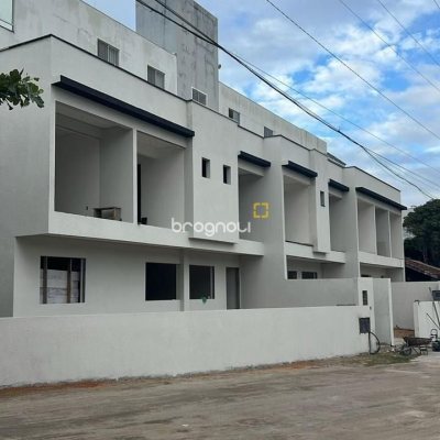 Casa com 105m², 2 quartos (sendo 2 suítes), 1 garagem, no bairro Ingleses em Florianópolis