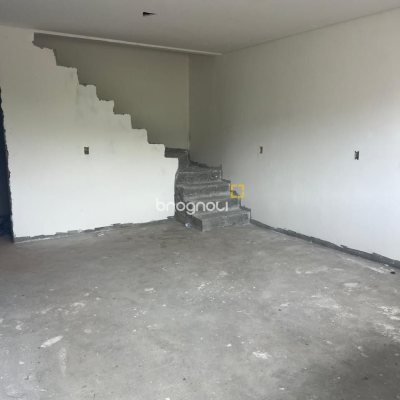 Casa com 105m², 2 quartos (sendo 2 suítes), 1 garagem, no bairro Ingleses em Florianópolis