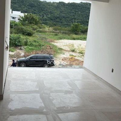 Casa com 105m², 2 quartos (sendo 2 suítes), 1 garagem, no bairro Ingleses em Florianópolis