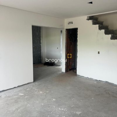 Casa com 105m², 2 quartos (sendo 2 suítes), 1 garagem, no bairro Ingleses em Florianópolis