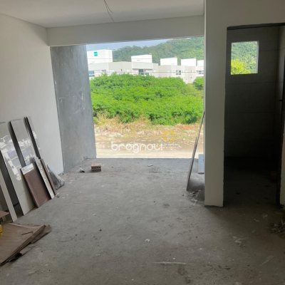 Casa com 105m², 2 quartos (sendo 2 suítes), 1 garagem, no bairro Ingleses em Florianópolis