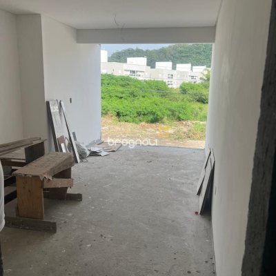 Casa com 105m², 2 quartos (sendo 2 suítes), 1 garagem, no bairro Ingleses em Florianópolis