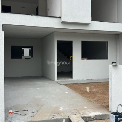 Casa com 105m², 2 quartos (sendo 2 suítes), 1 garagem, no bairro Ingleses em Florianópolis