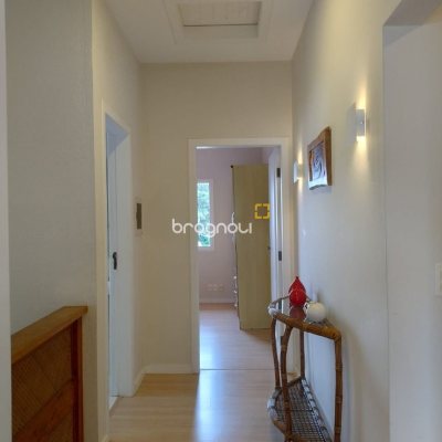 Casa de Condomínio com 278m², 4 quartos (sendo 1 suíte), 4 garagens, no bairro Sambaqui em Florianópolis