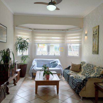 Casa de Condomínio com 278m², 4 quartos (sendo 1 suíte), 4 garagens, no bairro Sambaqui em Florianópolis