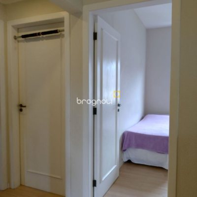Casa de Condomínio com 278m², 4 quartos (sendo 1 suíte), 4 garagens, no bairro Sambaqui em Florianópolis