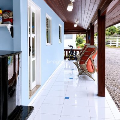Casa de Condomínio com 160m², 3 quartos (sendo 1 suíte), 1 garagem, no bairro Vargem do Bom Jesus em Florianópolis