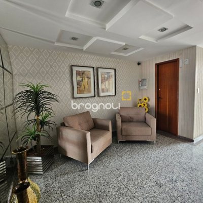 Apartamento com 76m², 2 quartos (sendo 1 suíte), 1 garagem, no bairro Kobrasol em São José