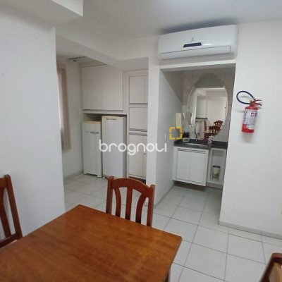 Apartamento com 76m², 2 quartos (sendo 1 suíte), 1 garagem, no bairro Kobrasol em São José