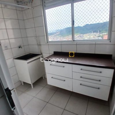 Apartamento com 76m², 2 quartos (sendo 1 suíte), 1 garagem, no bairro Kobrasol em São José