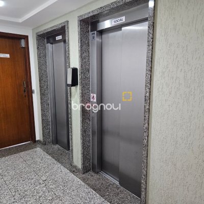 Apartamento com 76m², 2 quartos (sendo 1 suíte), 1 garagem, no bairro Kobrasol em São José