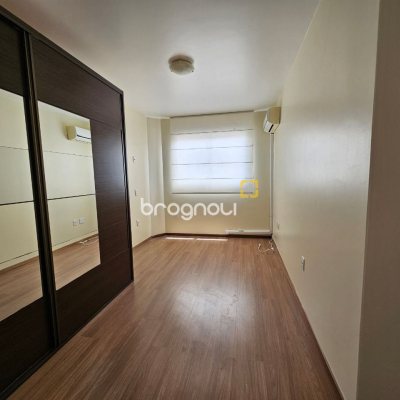 Apartamento com 76m², 2 quartos (sendo 1 suíte), 1 garagem, no bairro Kobrasol em São José