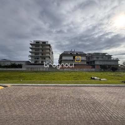 Terreno com 387m², no bairro Campeche em Florianópolis