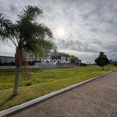 Terreno com 387m², no bairro Campeche em Florianópolis
