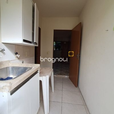 Casa com 200m², 5 quartos, 3 garagens, no bairro São João do Rio Vermelho em Florianópolis