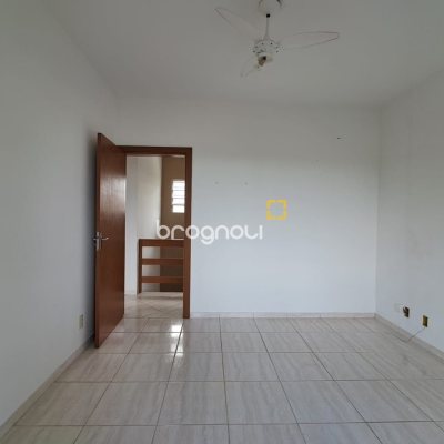 Casa com 200m², 5 quartos, 3 garagens, no bairro São João do Rio Vermelho em Florianópolis