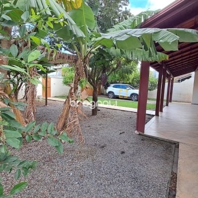 Casa com 200m², 5 quartos, 3 garagens, no bairro São João do Rio Vermelho em Florianópolis