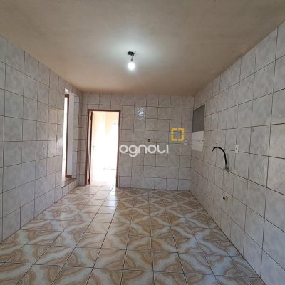 Casa com 200m², 5 quartos, 3 garagens, no bairro São João do Rio Vermelho em Florianópolis
