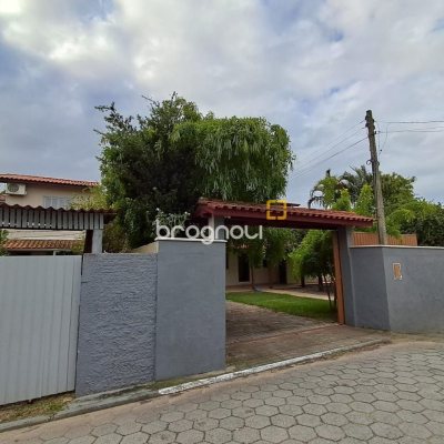 Casa com 200m², 5 quartos, 3 garagens, no bairro São João do Rio Vermelho em Florianópolis
