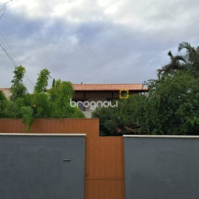 Casa com 200m², 5 quartos, 3 garagens, no bairro São João do Rio Vermelho em Florianópolis