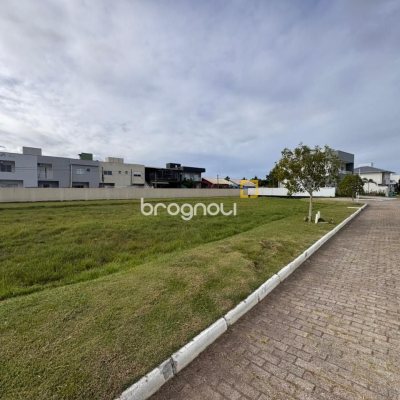 Terreno com 396m², no bairro Campeche em Florianópolis