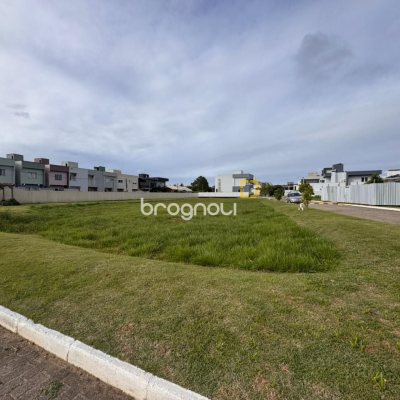 Terreno com 396m², no bairro Campeche em Florianópolis