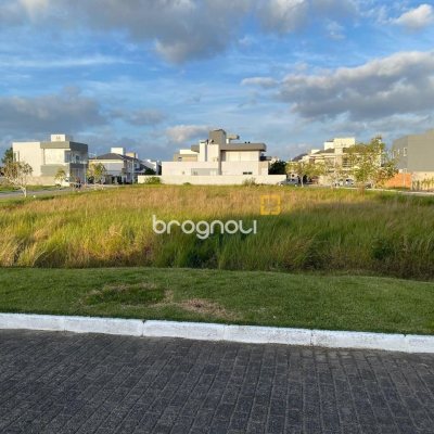 Terreno com 400m², no bairro Campeche em Florianópolis