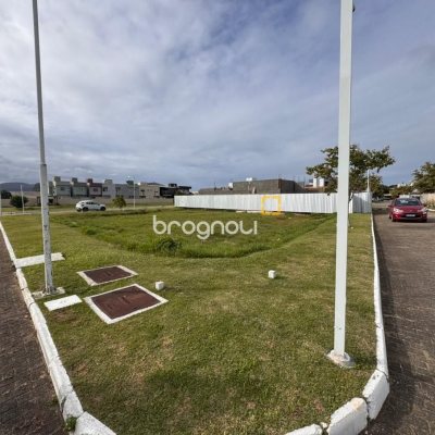 Terreno com 400m², no bairro Campeche em Florianópolis