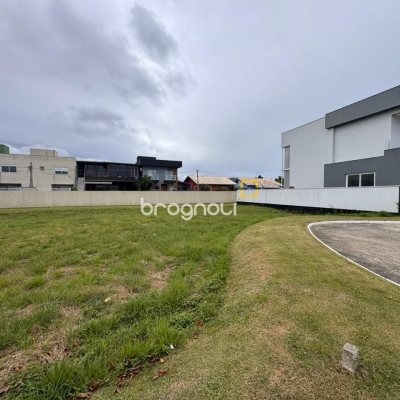 Terreno com 399m², no bairro Campeche em Florianópolis