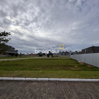 Terreno com 385m², no bairro Campeche em Florianópolis