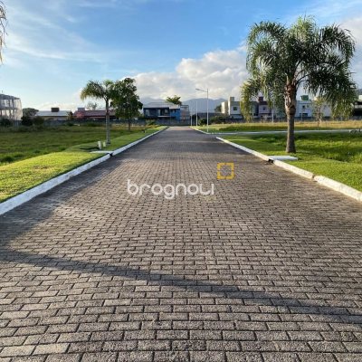 Terreno com 385m², no bairro Campeche em Florianópolis