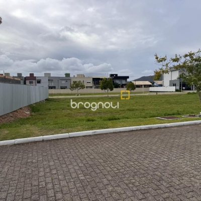 Terreno com 385m², no bairro Campeche em Florianópolis