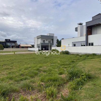 Terreno com 390m², no bairro Campeche em Florianópolis