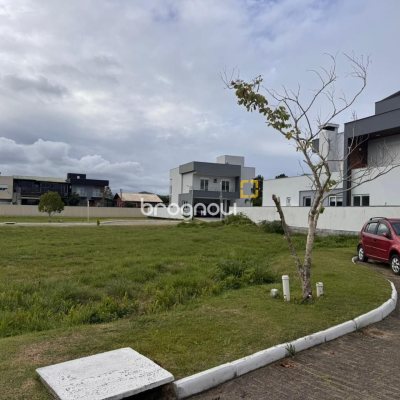 Terreno com 390m², no bairro Campeche em Florianópolis