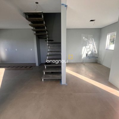 Casa com 108m², 3 quartos (sendo 1 suíte), 2 garagens, no bairro Rio Vermelho em Florianópolis
