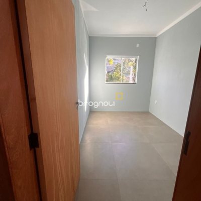 Casa com 108m², 3 quartos (sendo 1 suíte), 2 garagens, no bairro Rio Vermelho em Florianópolis