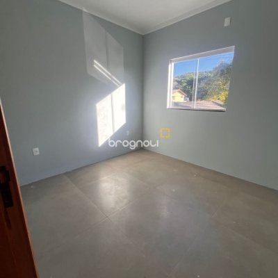 Casa com 108m², 3 quartos (sendo 1 suíte), 2 garagens, no bairro Rio Vermelho em Florianópolis