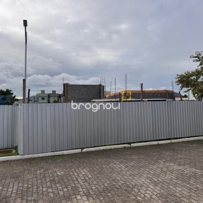 Casa de Condomínio com 266m², 3 quartos (sendo 3 suítes), 2 garagens, no bairro Campeche em Florianópolis
