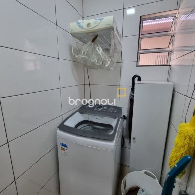 Casa com 142m², 3 quartos (sendo 1 suíte), 2 garagens, no bairro Balneário em Florianópolis