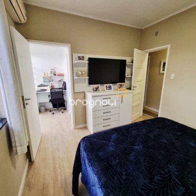 Casa com 142m², 3 quartos (sendo 1 suíte), 2 garagens, no bairro Balneário em Florianópolis